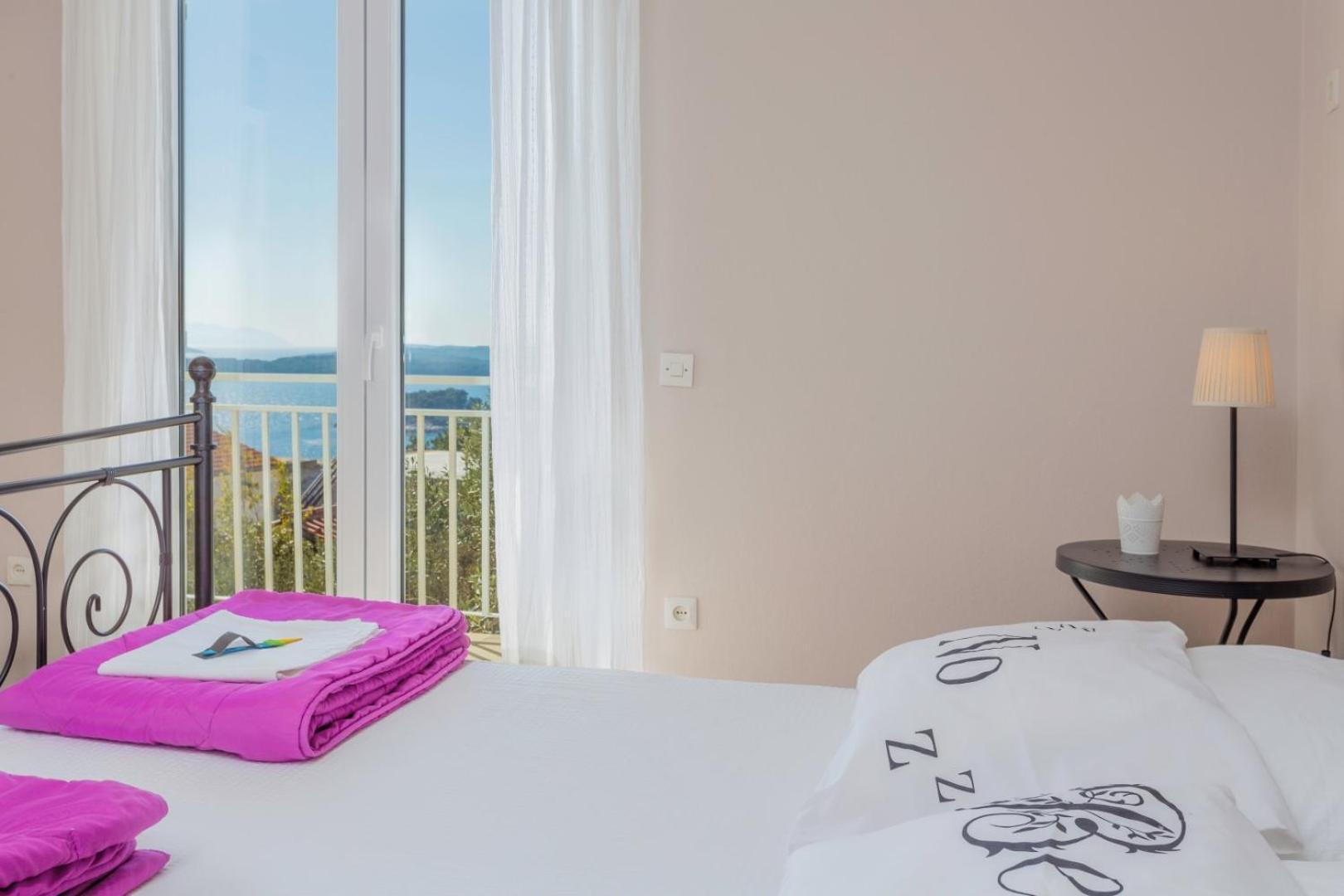 Peaceful Apartment With Beautiful View Hvar Town Bagian luar foto