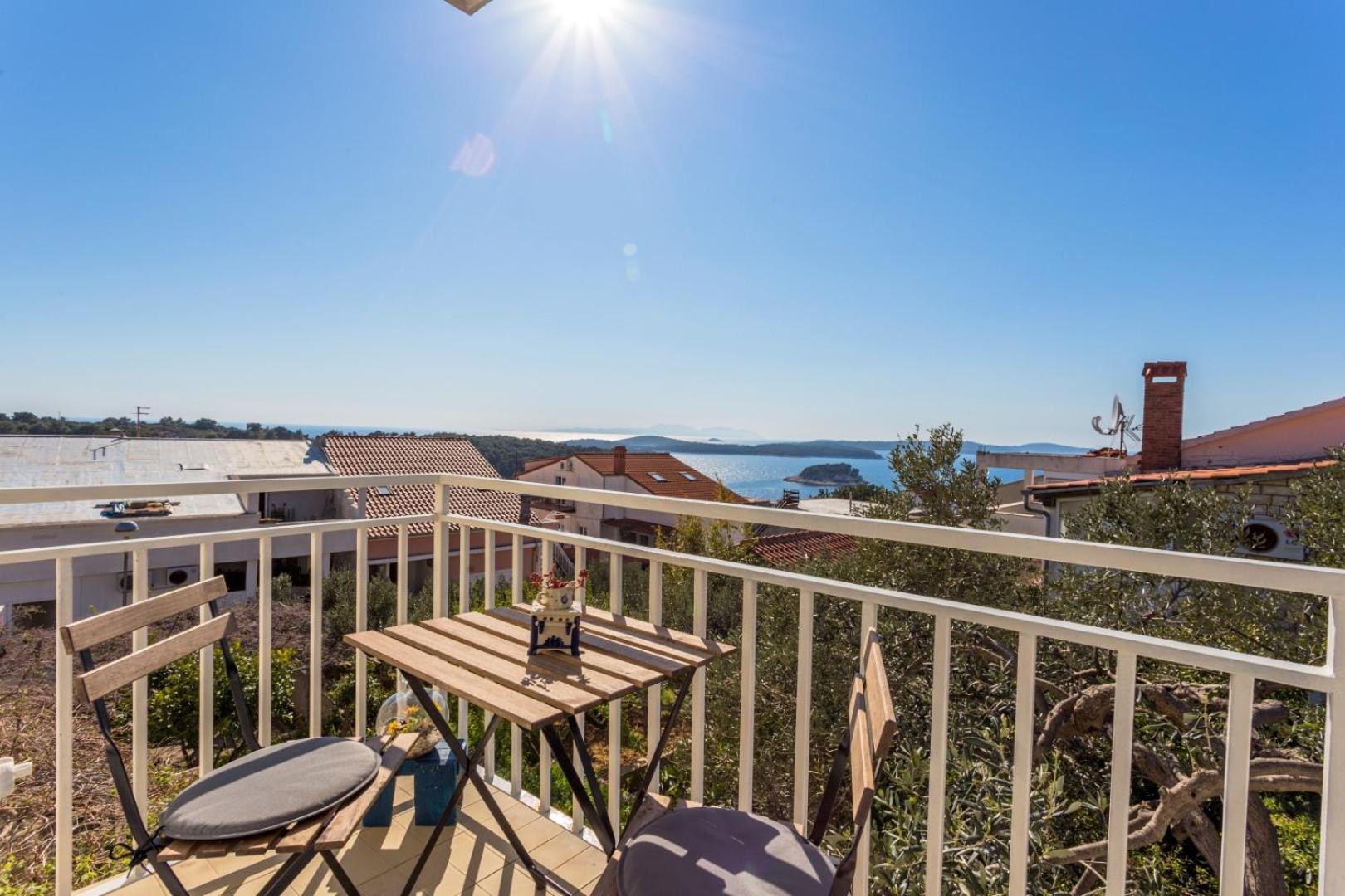 Peaceful Apartment With Beautiful View Hvar Town Bagian luar foto
