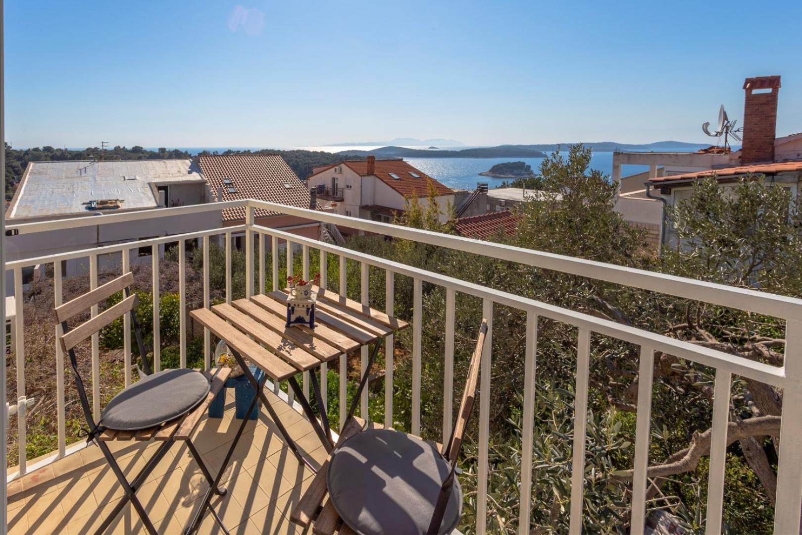 Peaceful Apartment With Beautiful View Hvar Town Bagian luar foto