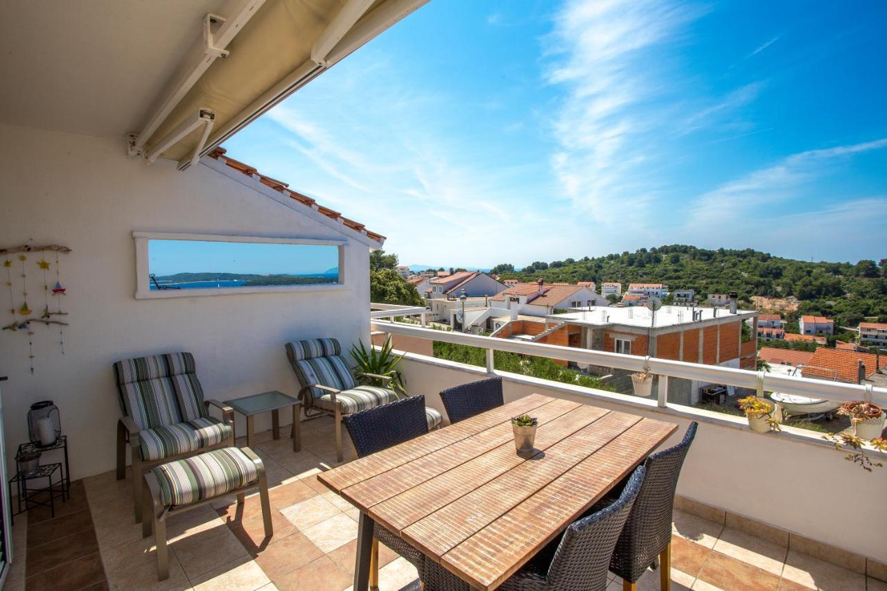 Peaceful Apartment With Beautiful View Hvar Town Bagian luar foto